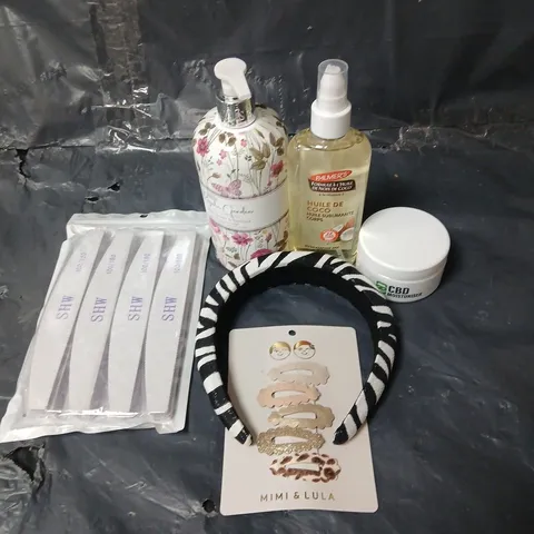 APPROXIMATEY 20 ASSORTED HEALTH AND BEAUTY PRODUCTS TO INCLUDE PALMER'S COCOA BUTTER OIL, NAIL FILES AND HAIR CLIPS