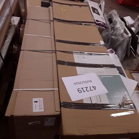 PALLET OF ASSORTED BATHROOM PARTS INCLUDING TOWER UNITS & SHOWER TRAYS
