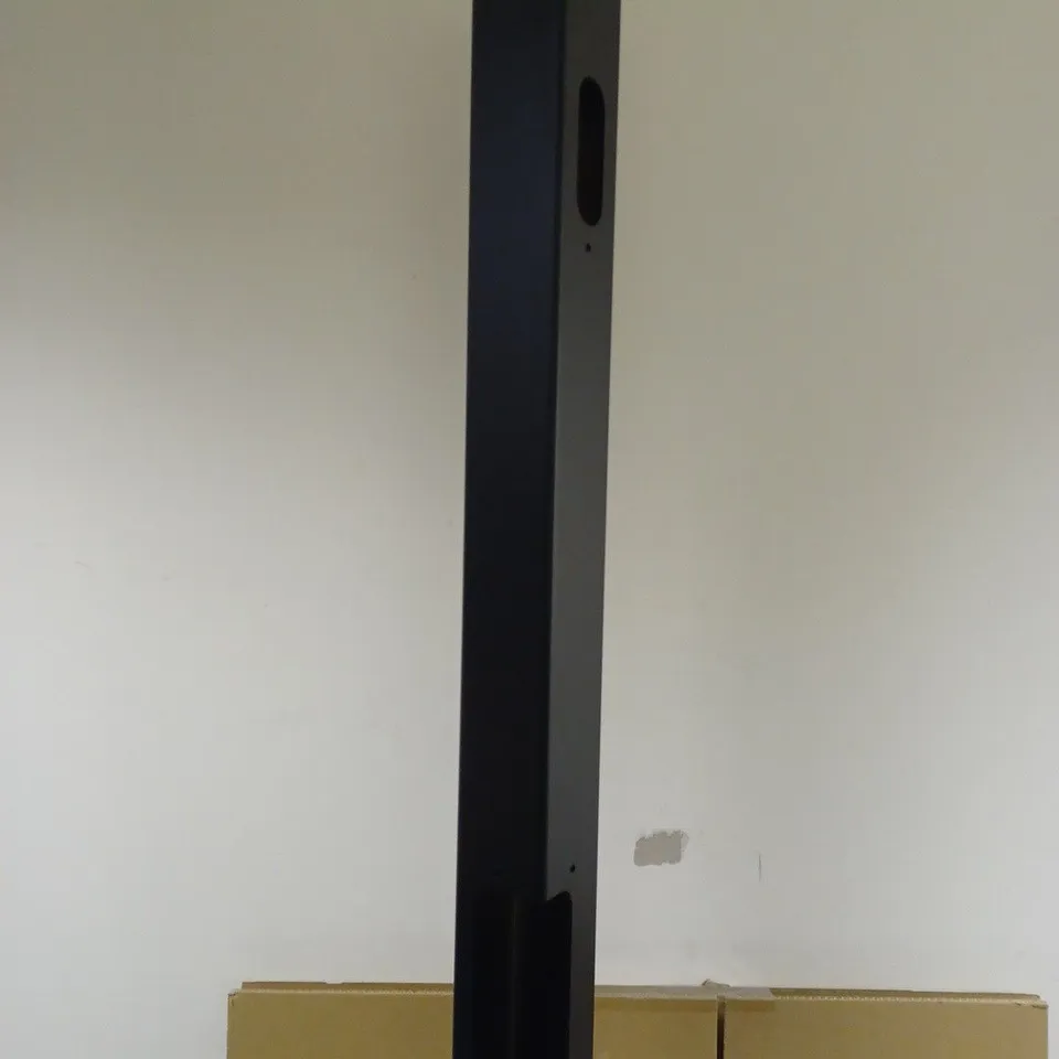 EASEE BASE CHARGING POST 1-WAY / 2-WAY  /  COLLECTION ONLY