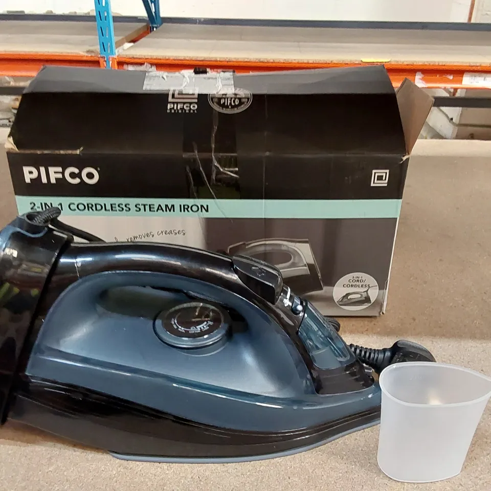 BOXED PIFCO 2400W NON STICK SOLEPLATE IRON (1 BOX)
