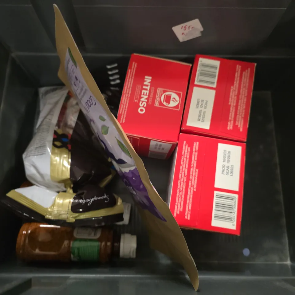 APPROXIMATELY 8 ASSORTED FOOD ITEMS TO INCLUDE - LINDT CHOCOLATE BAR , SUSHI RICE SEASONING ETC