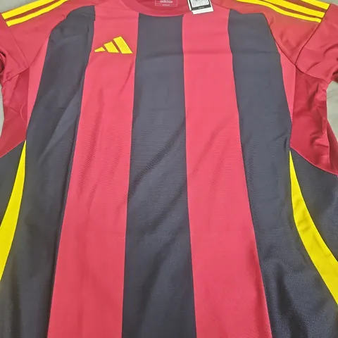 ADIDAS FOOTBALL JERSEY – SIZE XL