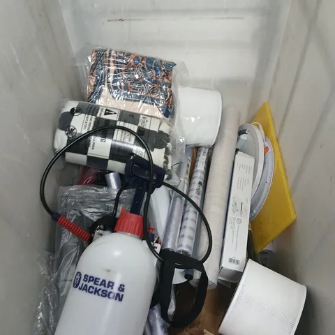 CAGE OF APPROXIMATELY 8 ASSORTED HOUSEHOLD ITEMS TO INCLUDE - WALLPAPER, , SPEAR AND JACKET PRESSURE, AND CHECKERED THROW ETC. - COLLECTION ONLY 