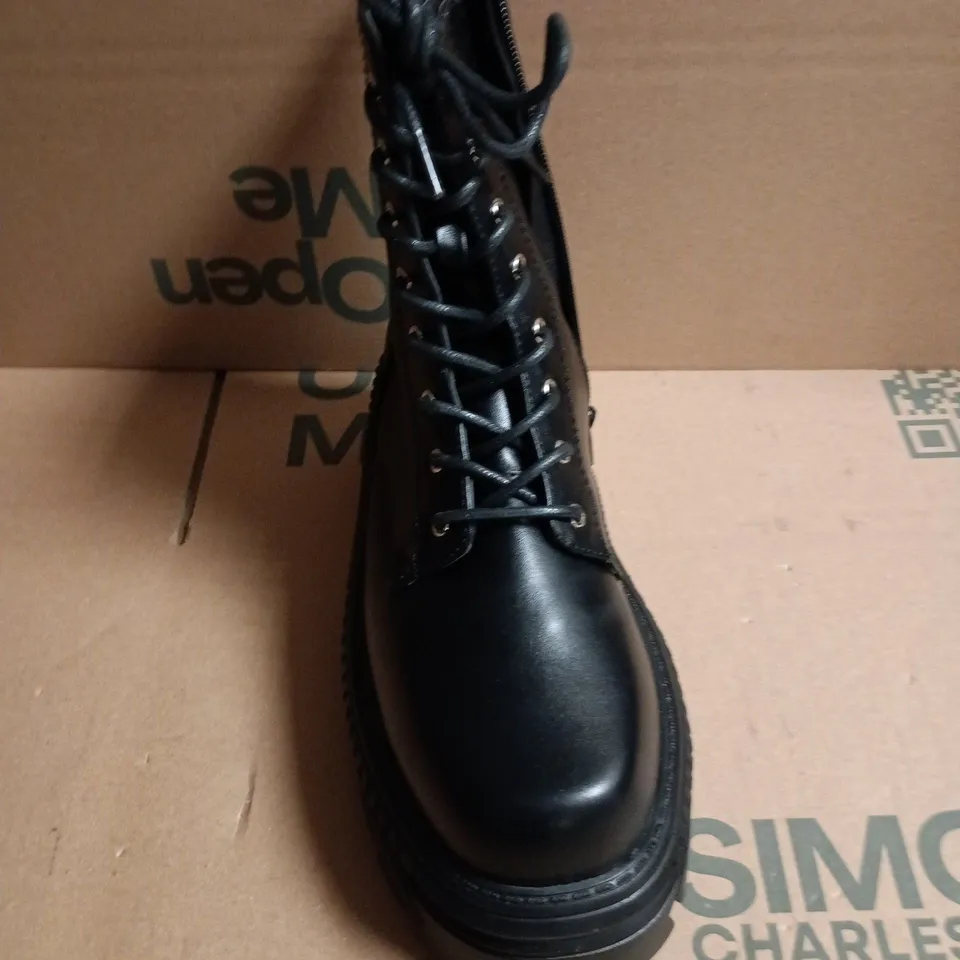 BOXED KOI DEATHWATCH TRIDENT PLATFORM BOOTS IN BLACK - UK6