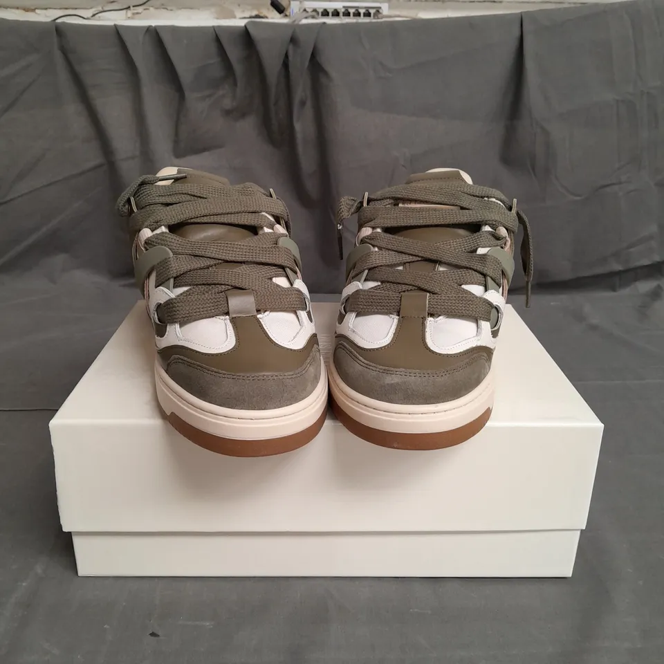 BOXED PAIR OF REPRESENT BULLY SNEAKERS SIZE 10.5 