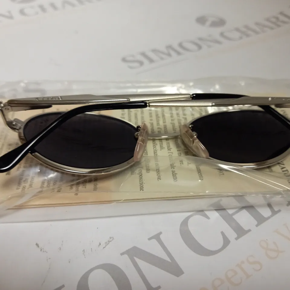APPROXIMATELY 10 DIERRE STING SUNGLASSES