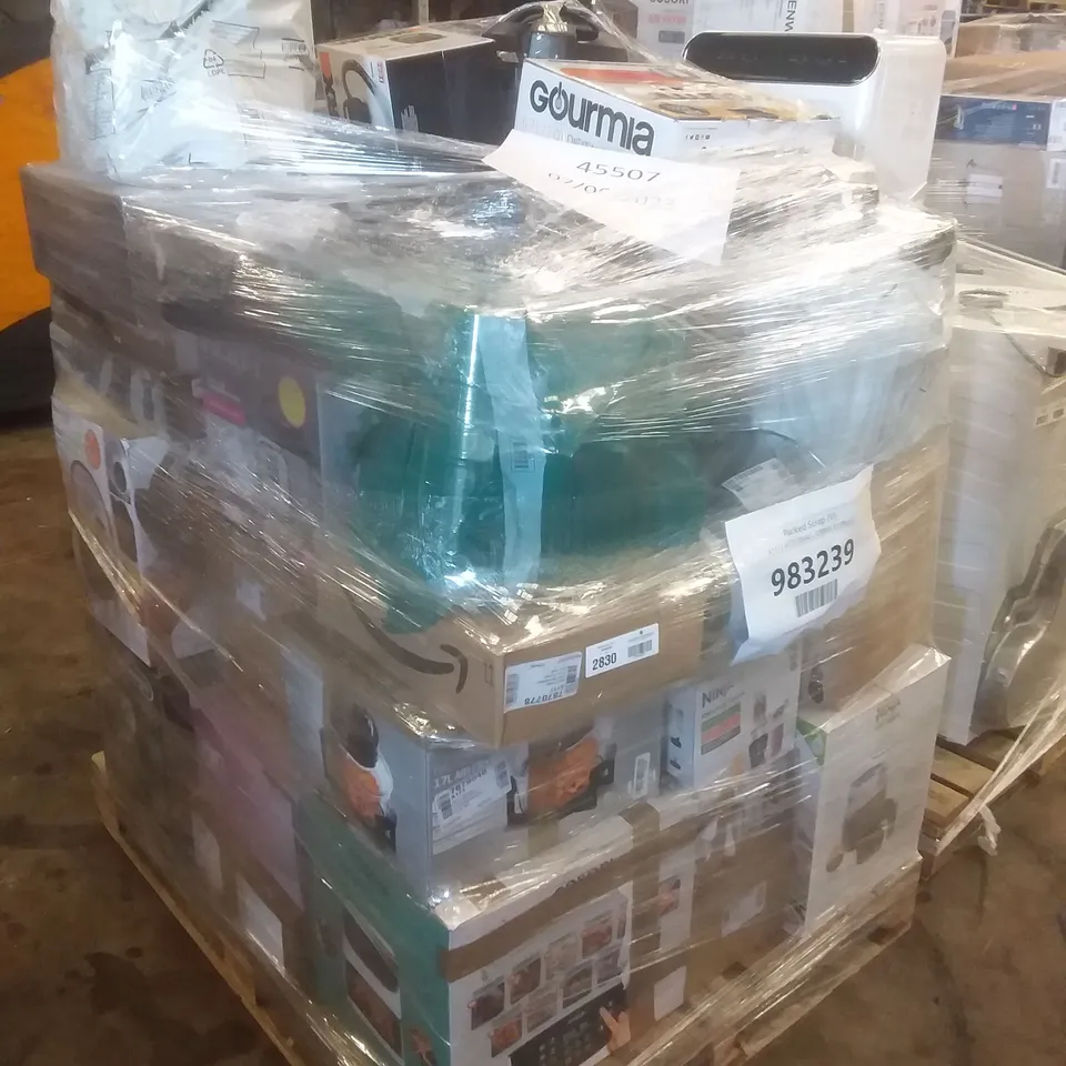 PALLET OF APPROXIMATELY 40 ASSORTED ITEMS INCLUDING: