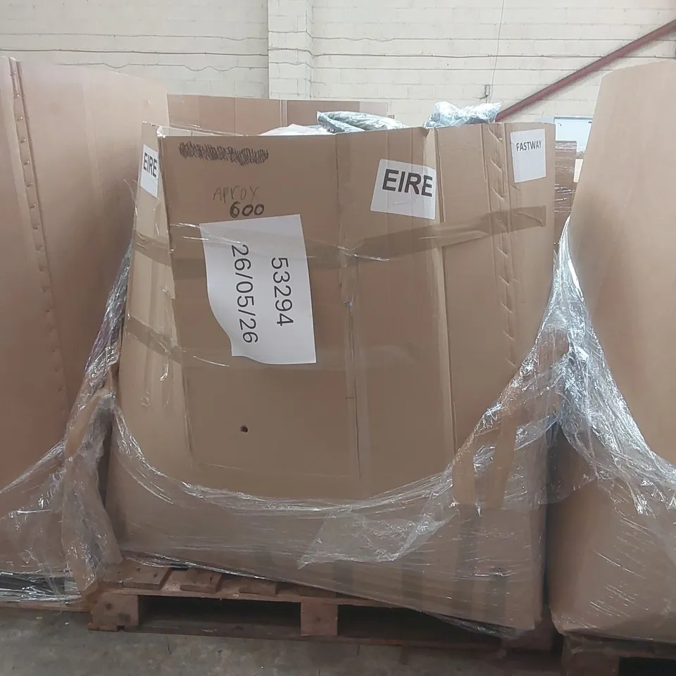 PALLET CONTAINING APPROXIMATELY 600x BRAND NEW ASSORTED DESIGNER CLOTHING ITEMS INCLUDING: FIGLEAVES BATHING SUIT, JD WILLIAMS TOP, SIMPLY BE DRESSES ECT