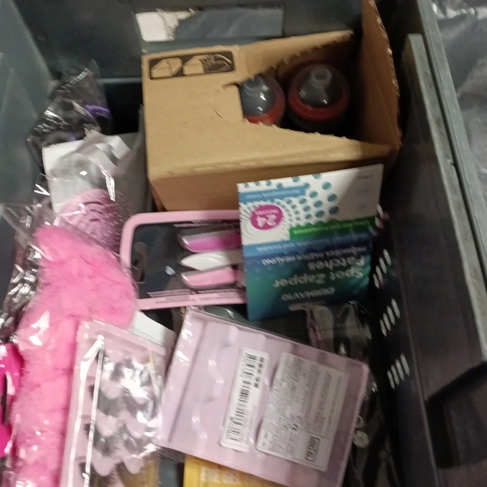 APPROXIMATEY 20 ASSORTED HEALTH AND BEAUTY PRODUCTS TO INCLUDE - NIVEA BODY LOTION - GIVE ME SHAMPOO AND MAYBELLINE MASCARA