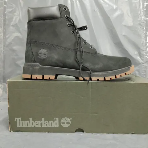 BOXED PAIR OF TIMBERLAND ANKLE BOOTS IN BLACK SIZE UK 10