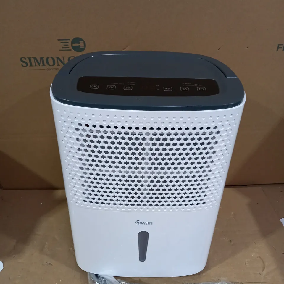 SWAN 10-LITRE DEHUMIDIFIER - WHITE/GREY RRP £99.99
