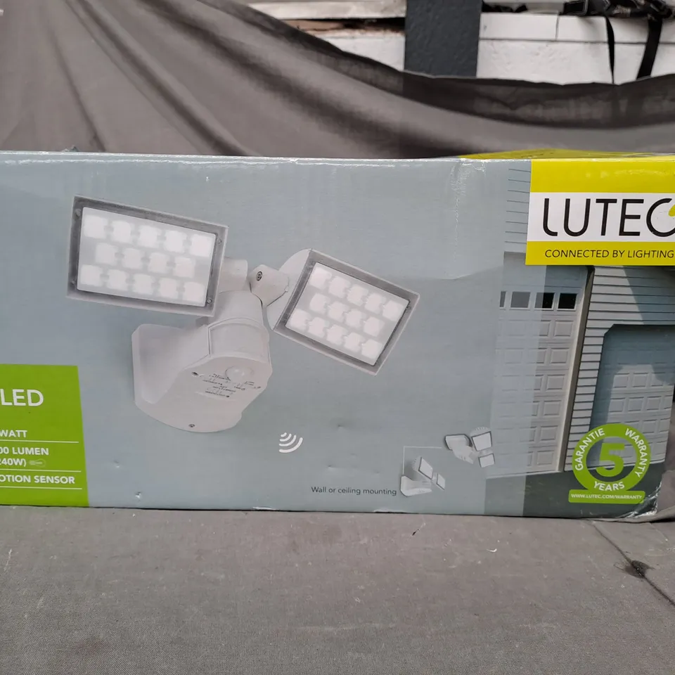 PERI LUTEC WALL OR CEILING MOUNTED LIGHTS