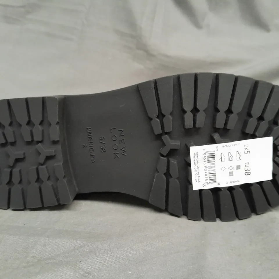 WIDE FIT SLIP ON RAISED BOOTS IN BLACK - UK 5