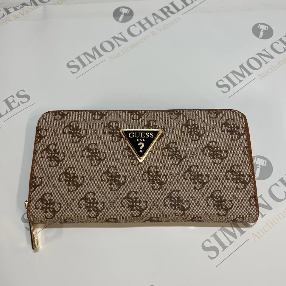 GUESS USA LEATHER PURSE IN BEIGE SIZE S