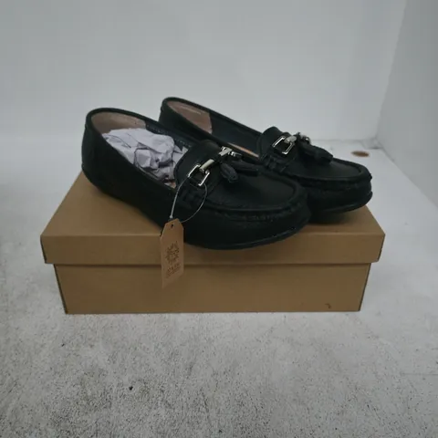 JO & JOE NAUTICAL BLACK SHOES, UK 3