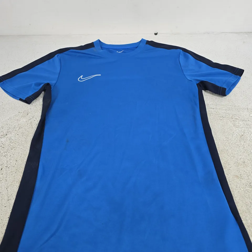 NIKE DRI-FIT SLIM FIT T-SHIRT – BLUE