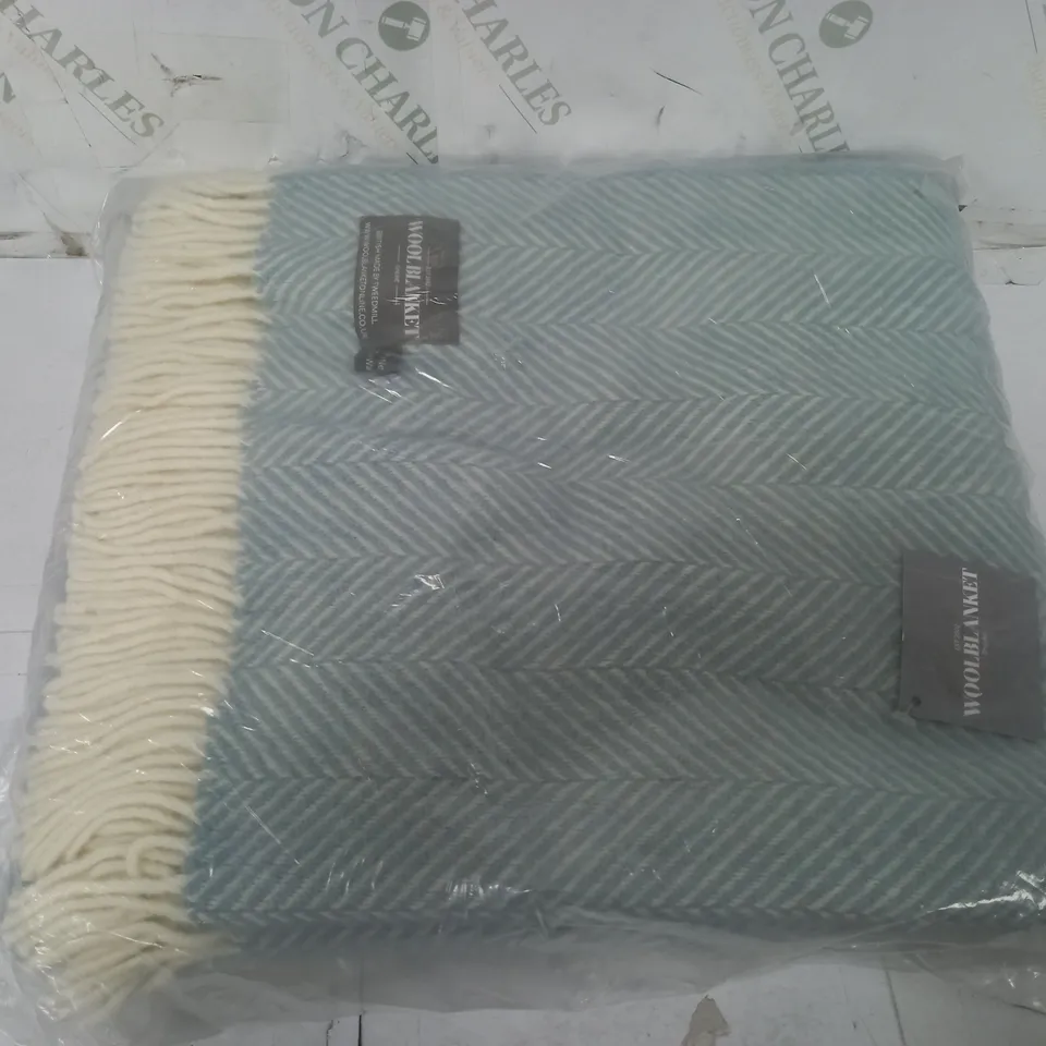 WOOLBLANKET HERRINGBONE PURE NEW WOOL THROW IN DUCK EGG