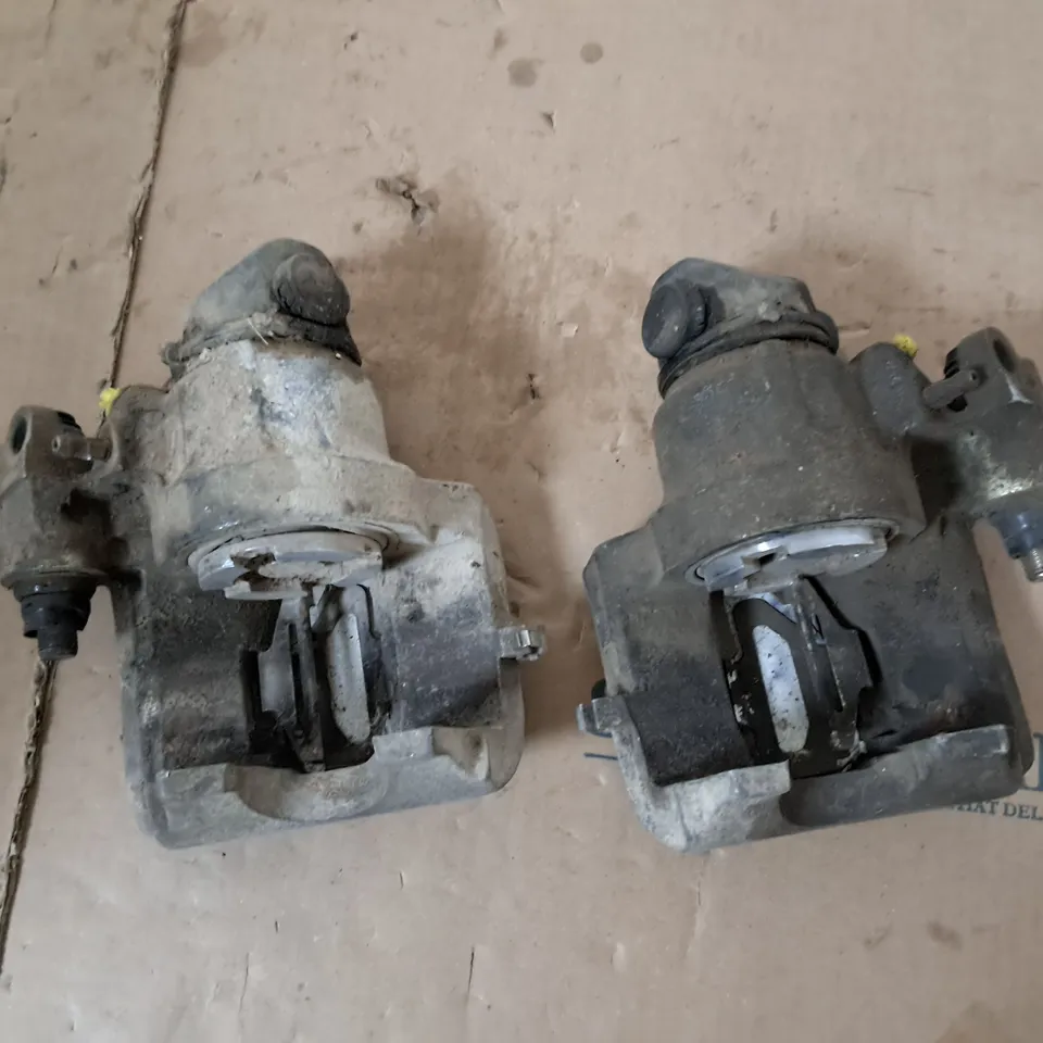 2X DISC BRAKES