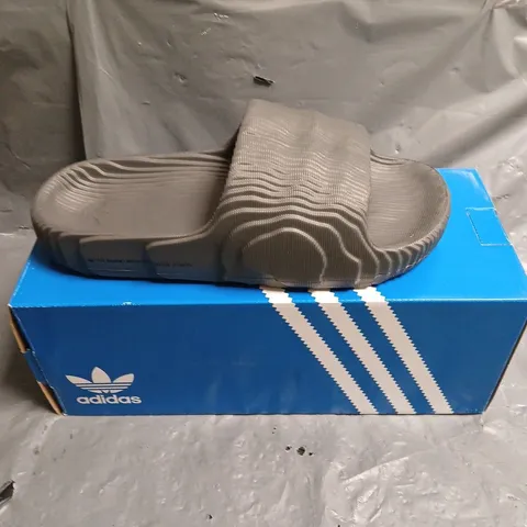 BOXED PAIR OF ADIDAS ADILETTE 22 SLIP ON SANDALS - 8