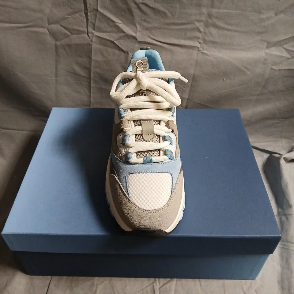 CLEENS AERO RUNNER TRAINERS IN POWDER BLUE - 7.5