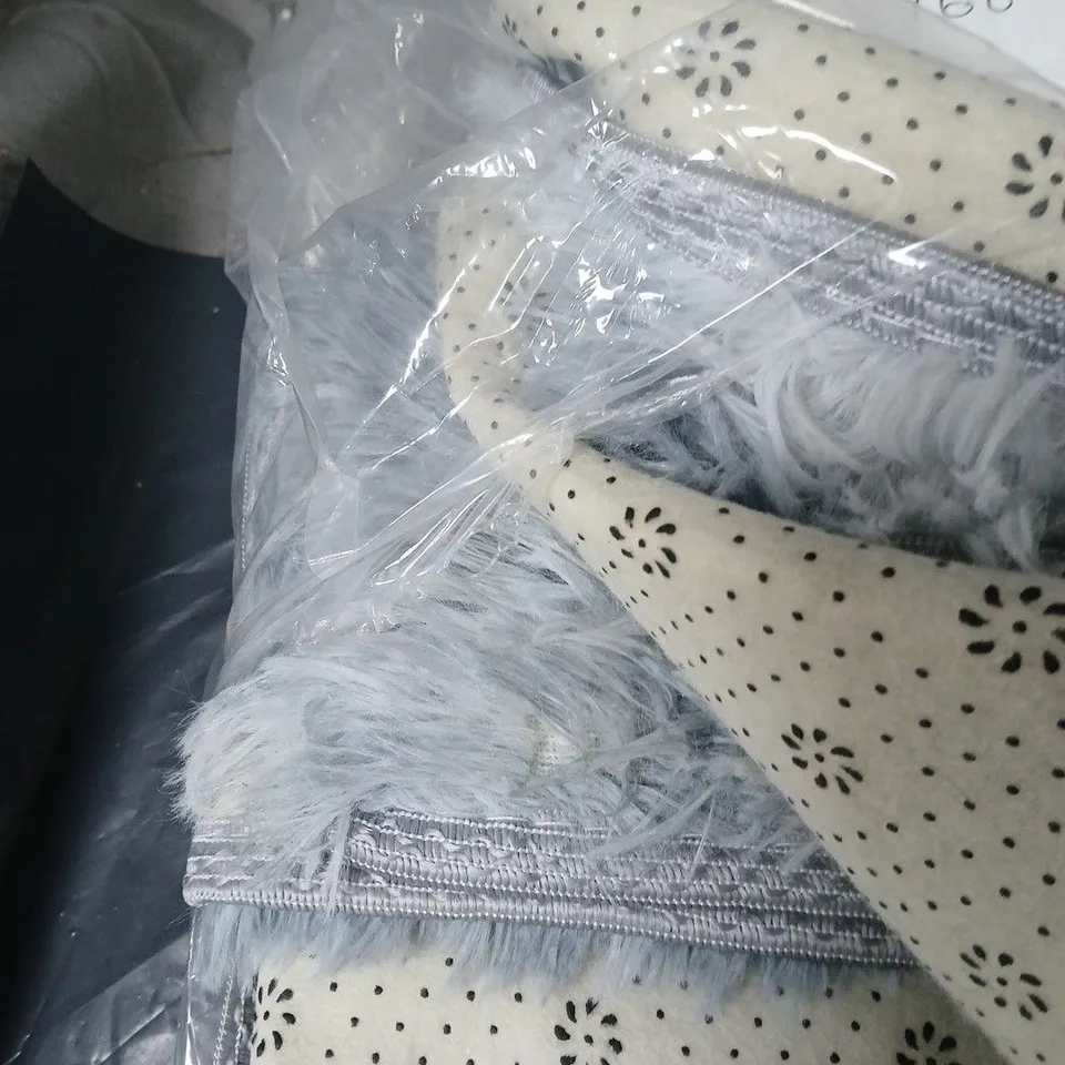 LIGHT BLUE RUG - 160 X 23CM 