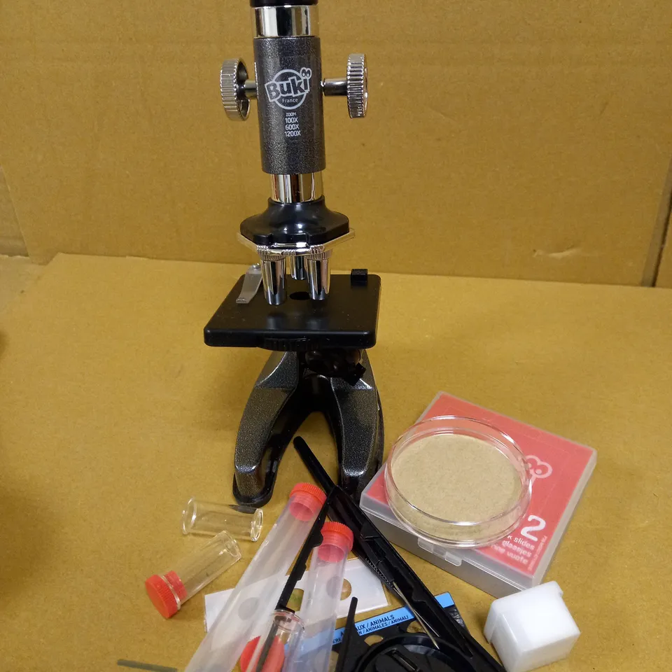 BUKI MICROSCOPE AND 30 EXPERIMENTS RRP £39.99
