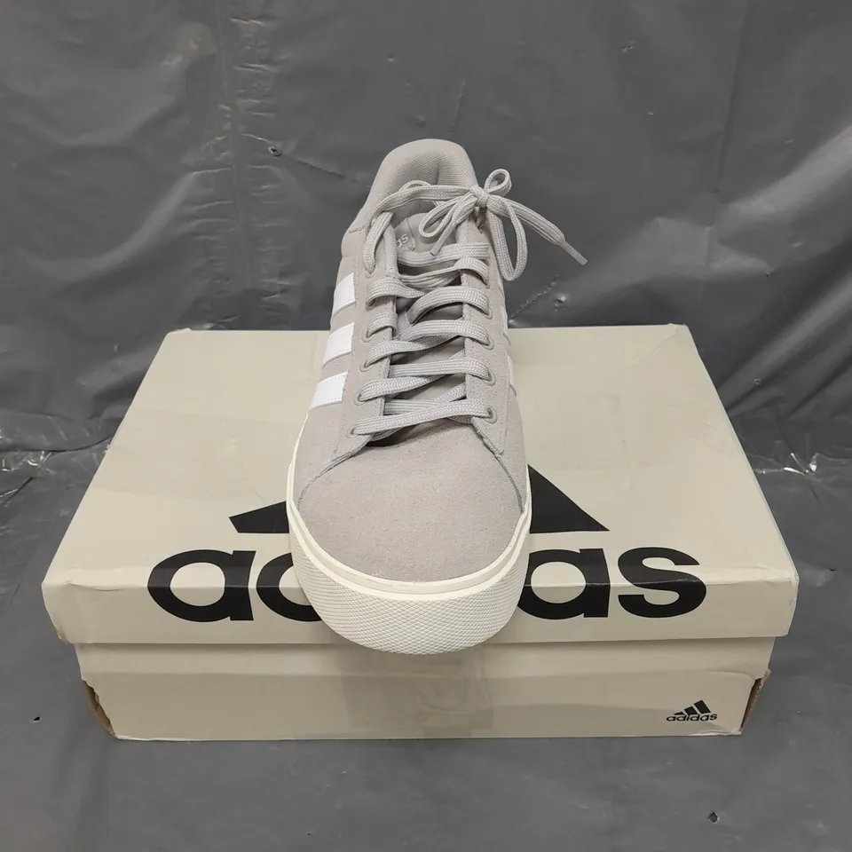 BOXED PAIR OF ADIDAS SUEDE DAILY 4.0 TRAINERS - GREY - 11