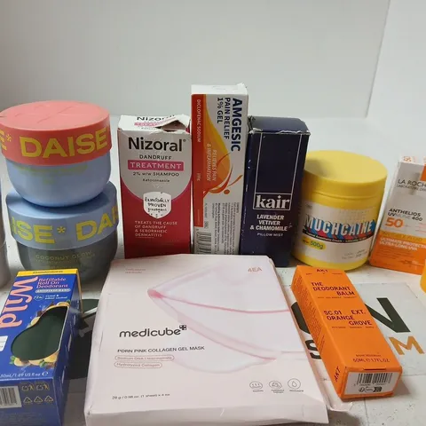 APPROX 12 ASSORTED BEAUTY PRODUCTS TO INCLUDE UTAN TAN MYLK, MEDICUBE GEL MASK, TROPIC SUN LOTION, ETC