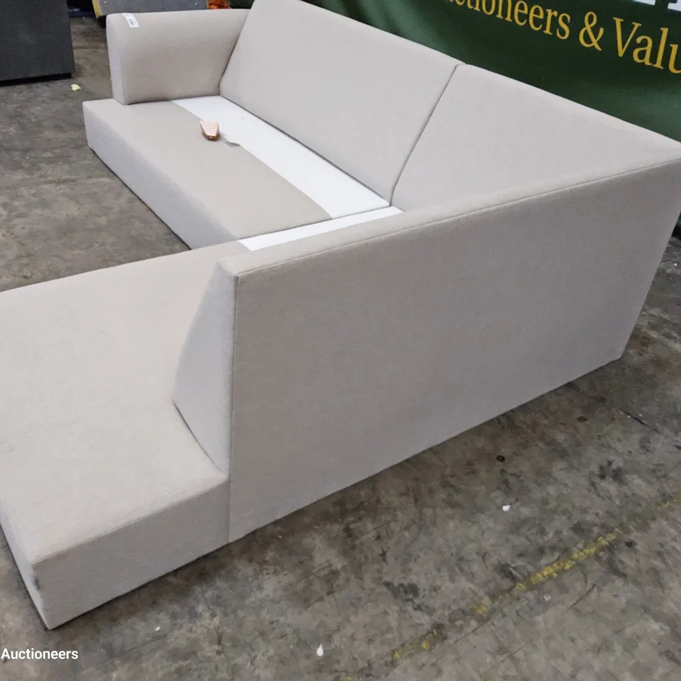 DESIGNER THE ALDERTON NATURAL FABRIC CHAISE CORNER SOFA 