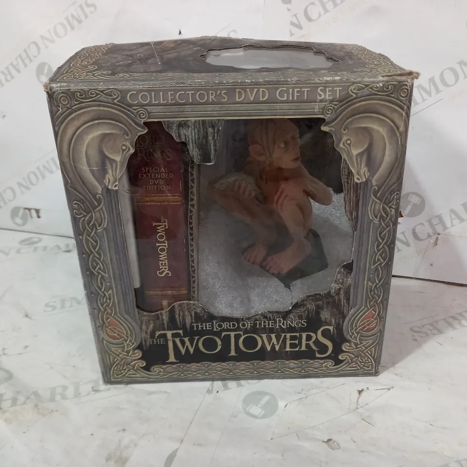 BOXED THE LORD OF THE RINGS TWO TOWERS COLLECTORS DVD GIFT SET 