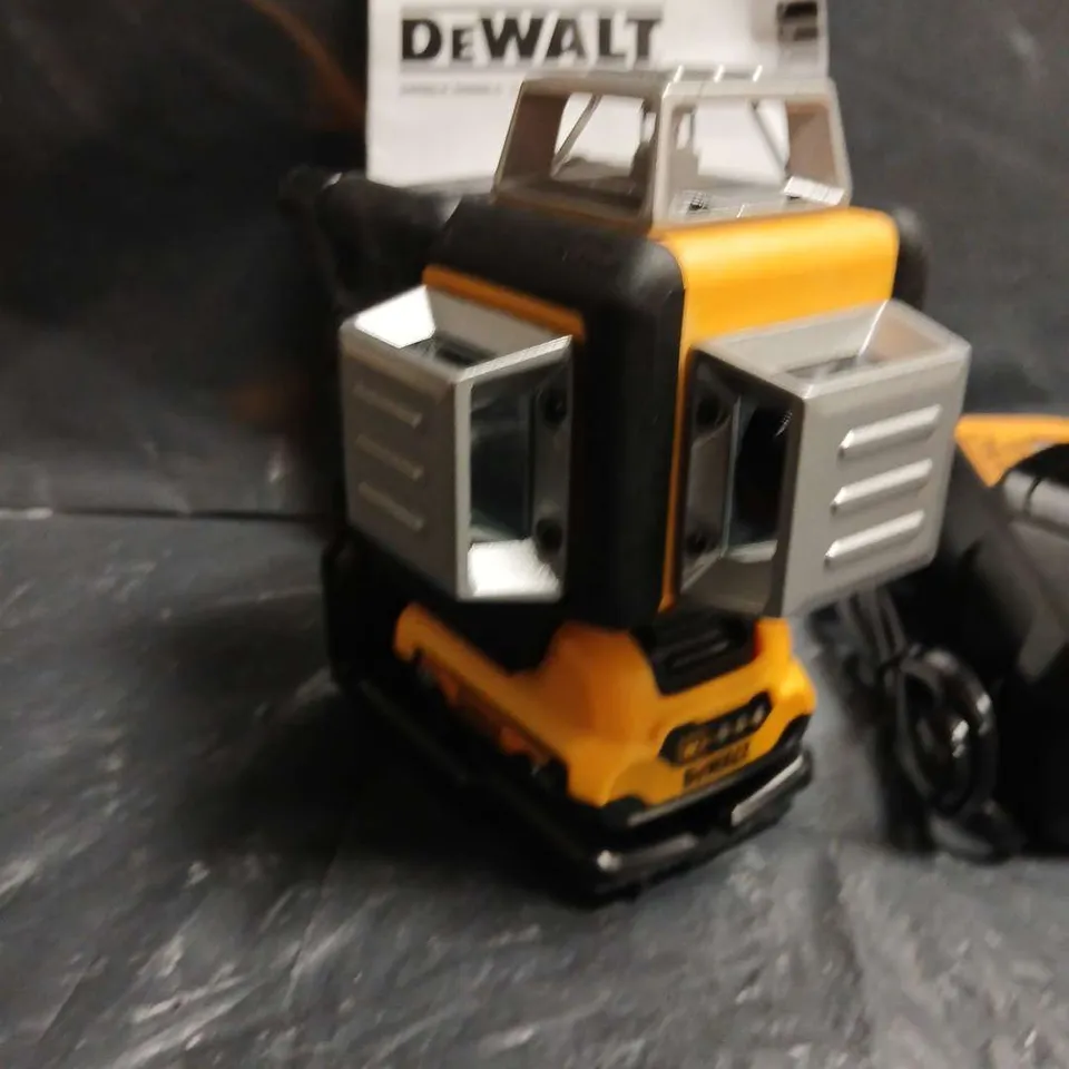 DEWALT CORDLESS POWER TOOL KIT WITH CHARGER, DUAL BATTERIES AND CARRY CASE