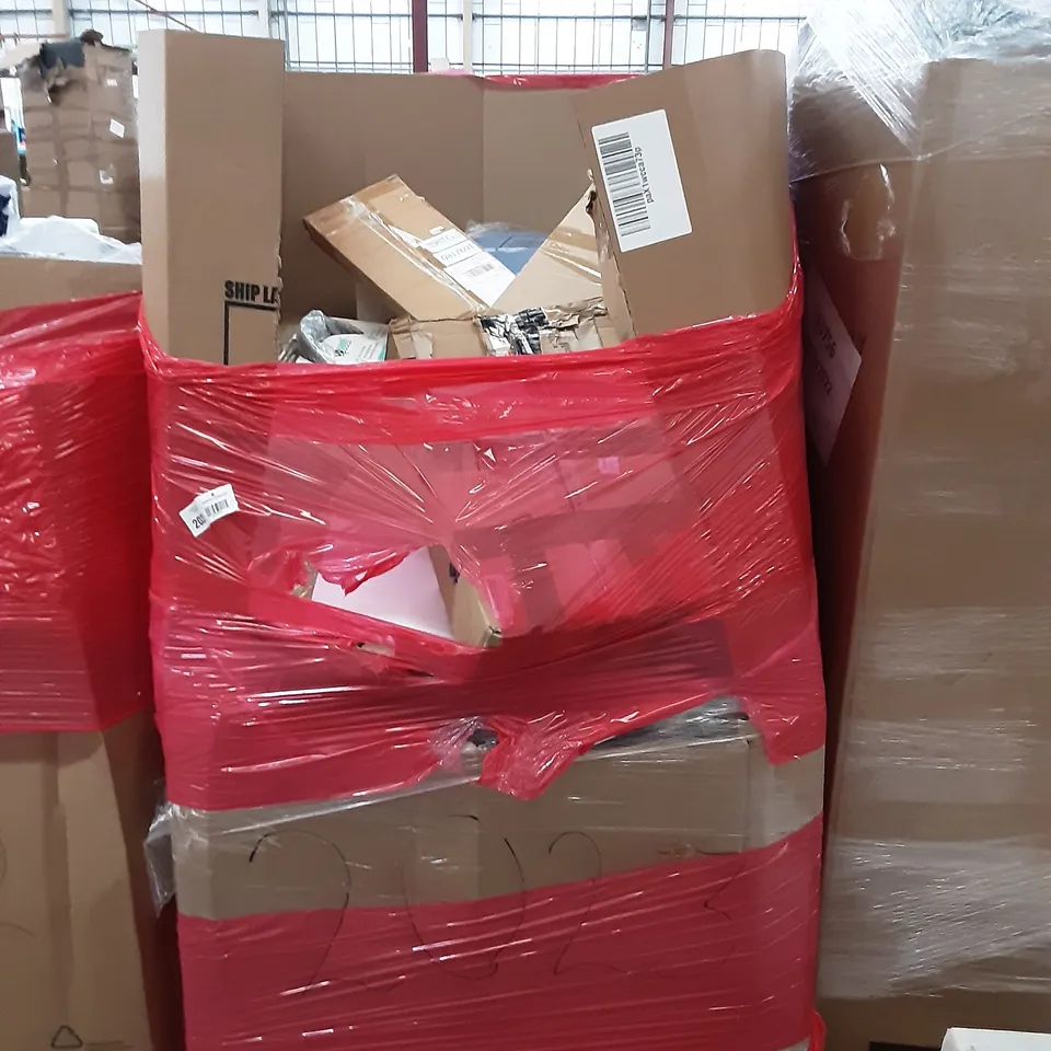 PALLET OF ASSORTED PRODUCTS INCLUDING VEGAINDORUSA, RECCI BEDDING, PRIMAISON FAKE PLANT, INTERLAYER CAKE CUTTER, HOME GARDEN ORNAMENT BASE, UPSET BABY SEAT