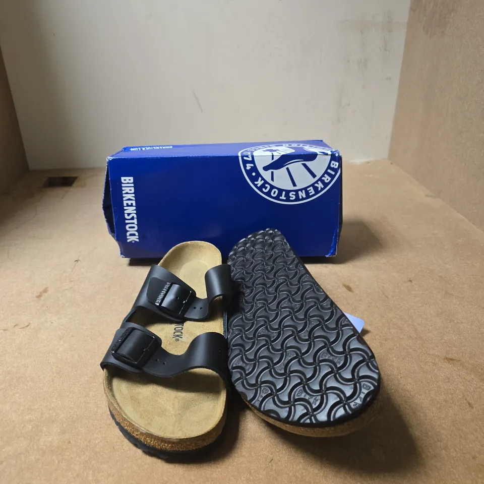 BIRKENSTOCK ARIZONA SANDALS – BLACK - SIZE UK 10.5 