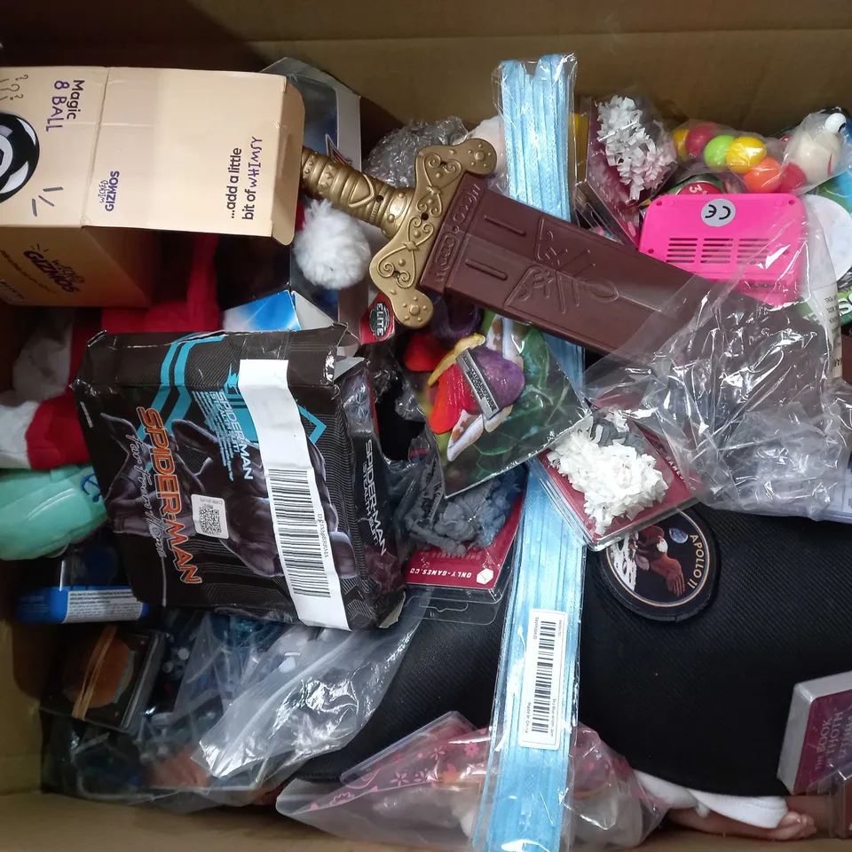 BOX OF APPROX 20 ASSORTED TOYS TO INCLUDE - VENOM TWIN RECHARGEABLE BATTERY PACKS - TASKMASTER CARD GAME - OK PLAY ECT