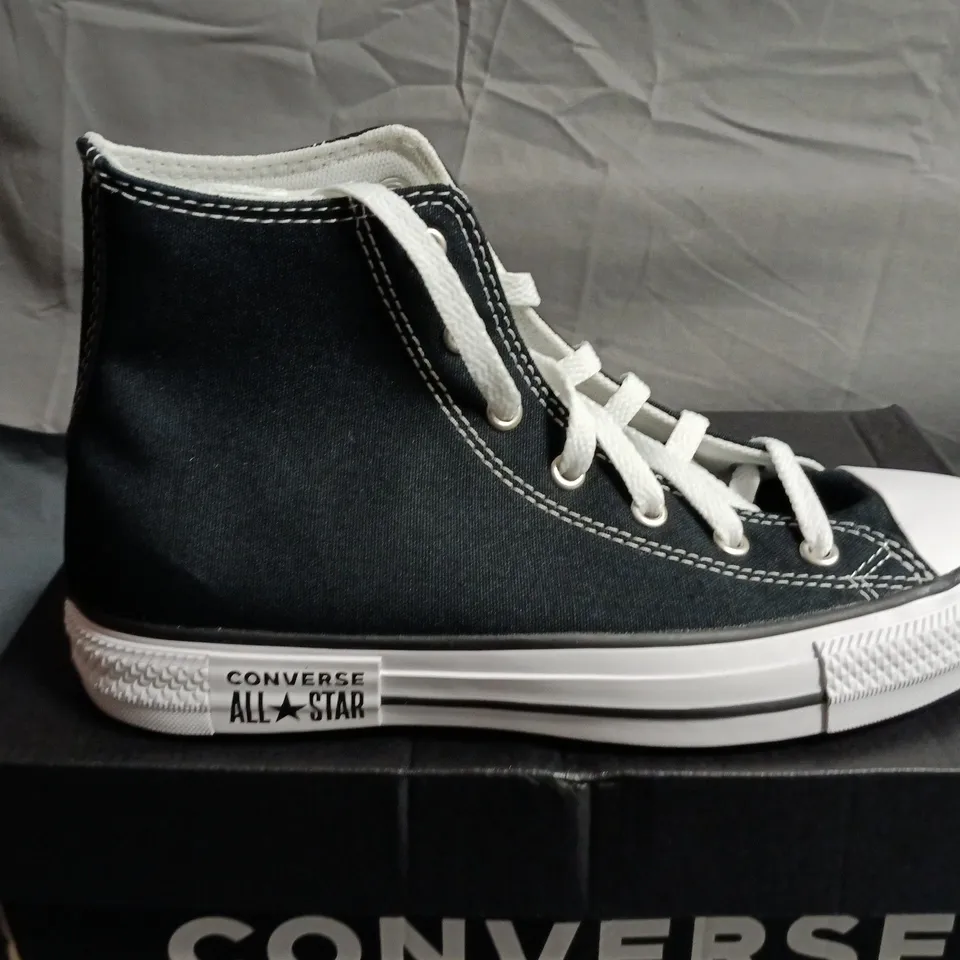 BOXED PAIR OF CONVERSE CHUCK TAYLOR ALL STAR HIGH-TOP SNEAKERS – UK SIZE 5.5