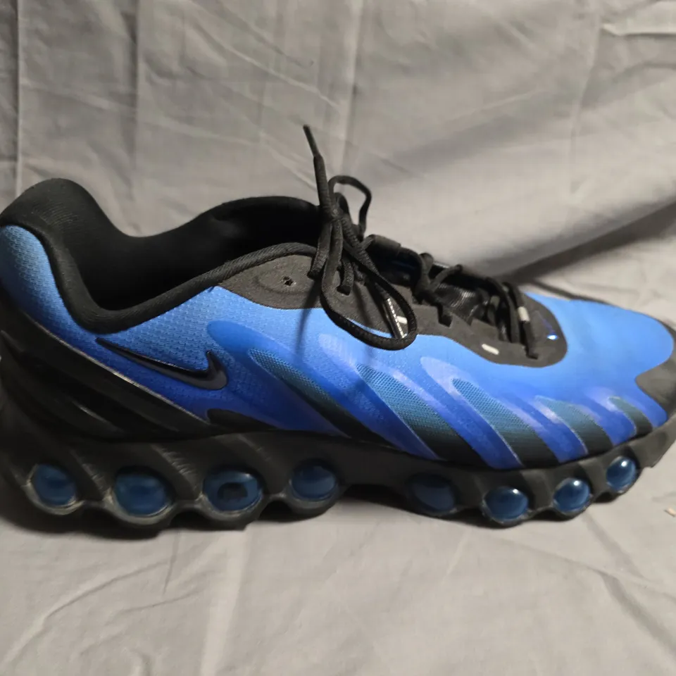 UNBOXED PAIR OF NIKE AIR MAX DN8 MENS TRAINERS - UK SIZE 11