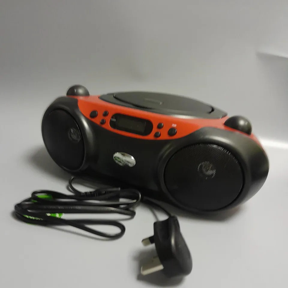 BOXED BLUETOOTH CD & FM RADIO BOOMBOX 
