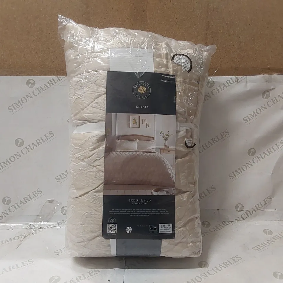 BAGGED POLYESTER FLORAL BEDSPREAD - 230 x 200cm