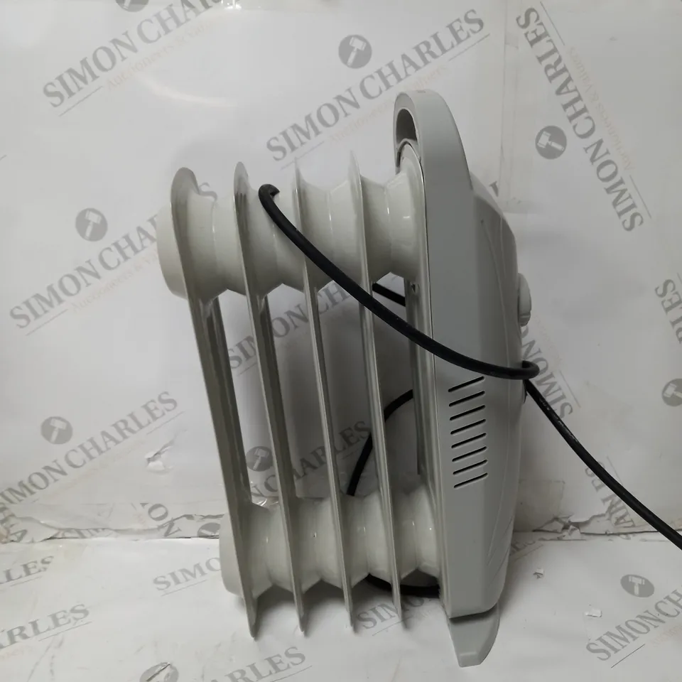 BOXED SWAN OIL HEATER IN WHITE RRP £19