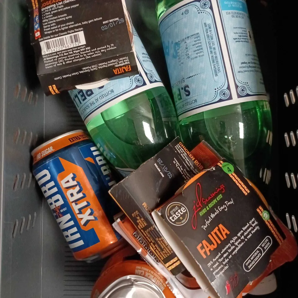 APPROXIMATELY 8 ASSORTED FOOD/DRINK PRODUCTS TO INCLUDE IRN BRU, DIABLO SWEETS, FAJITA ETC 