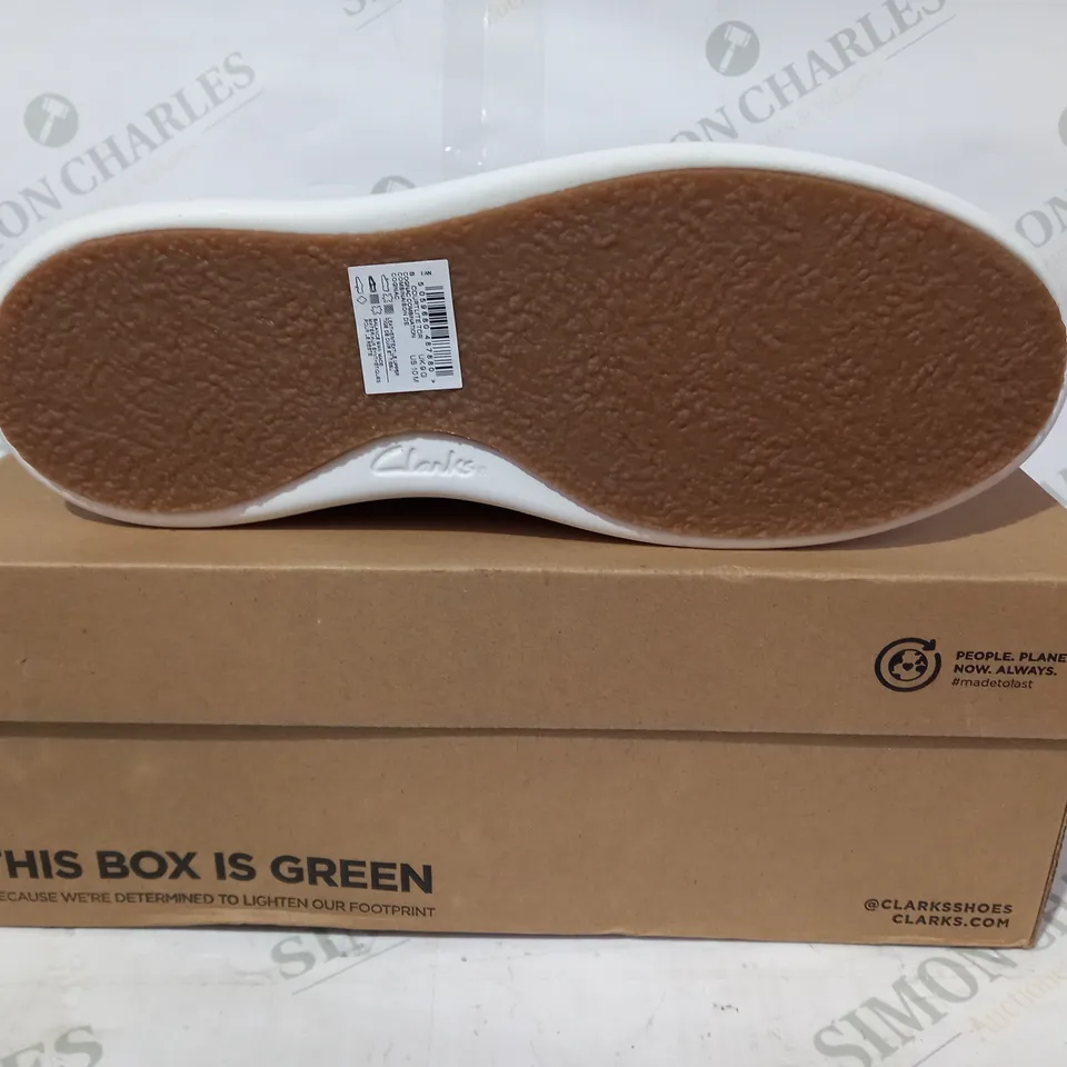 BOXED PAIR OF CLARKS COURTLITE SHOES IN BROWN UK SIZE 9