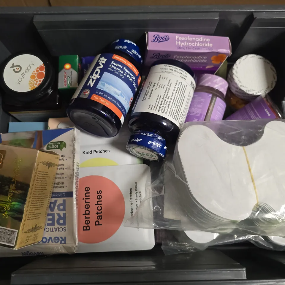 APPROXIMATELY 15 ASSORTED VITAMIN/HEALTH AID PRODUCTS TO INCLUDE ELAVATE FEMALE MULTIVITAMINS, SIXWAYS MARINE COLLAGEN, RELIEF PATCHES, ETC - COLLECTION ONLY