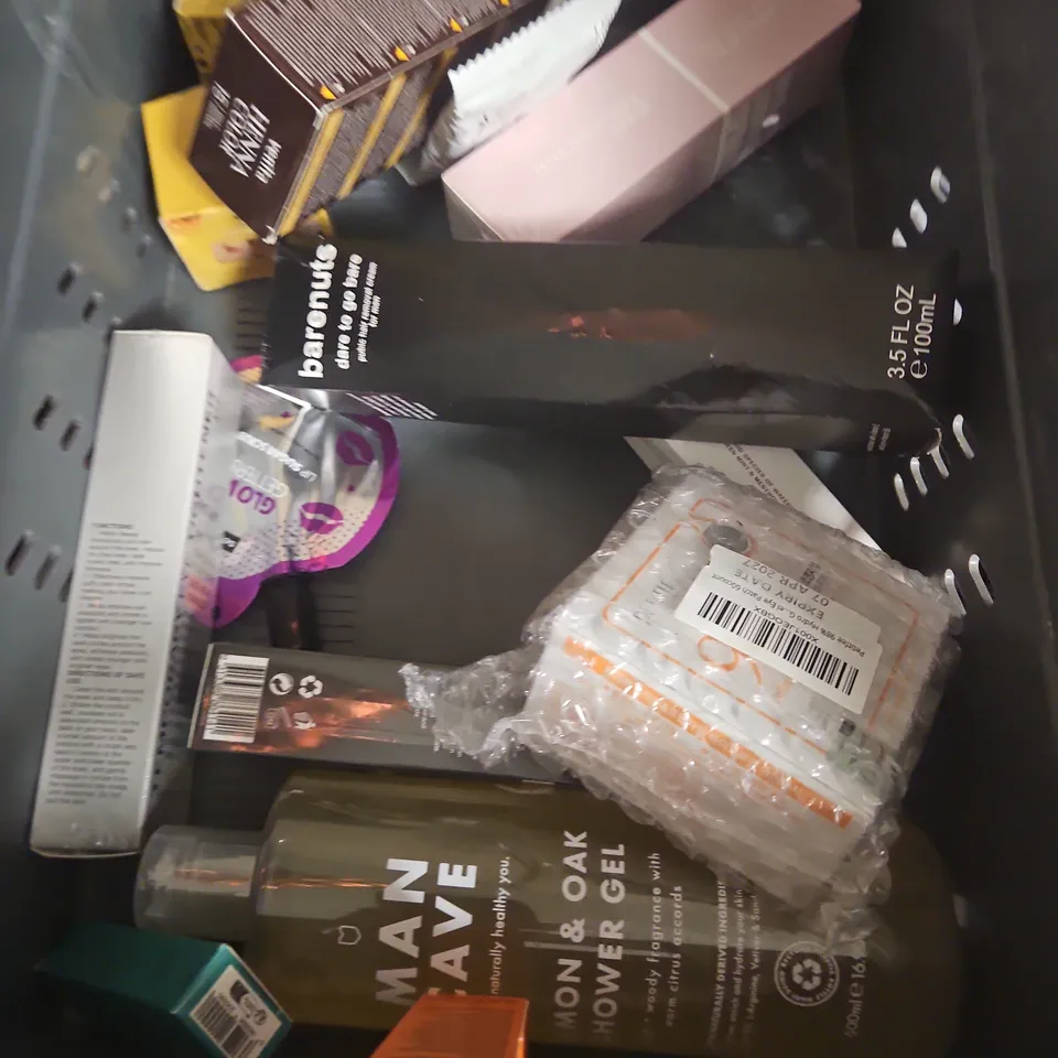 APPROXIMATEY 20 ASSORTED HEALTH AND BEAUTY PRODUCTS TO INCLUDE - HARUHARU WONDER CLEANSING GEL - AKT DEODORANT BALM - DERMAQUEST UNIVERSAL CLARIFYING PADS - ETC