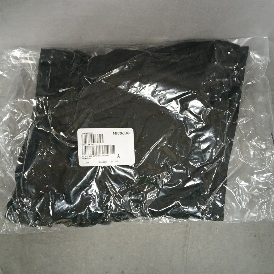 BAGGED FRANK USHER SEQUIN TAPE CREPE TROUSERS W. SIDE SLITS IN BLACK SIZE SMALL/MEDIUM