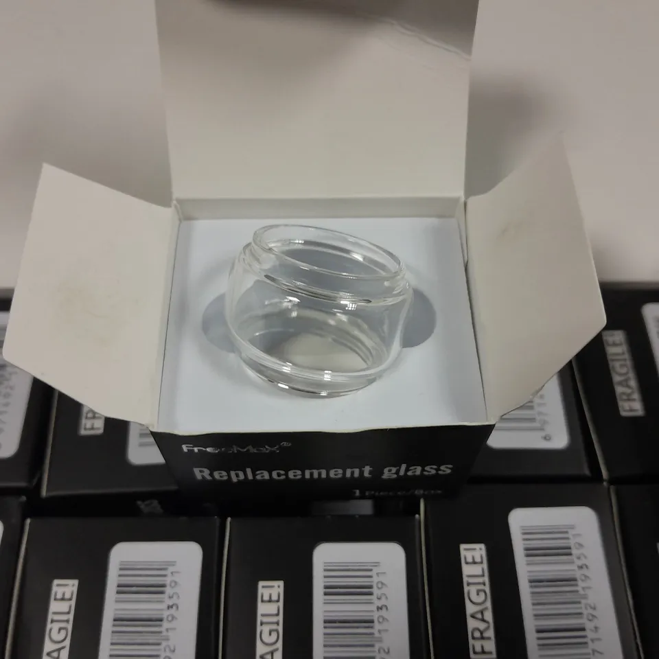 LOT OF APPROXIMATELY 28 30-PIECE BOXES OF FREEMAX REPLACEMENT GLASS