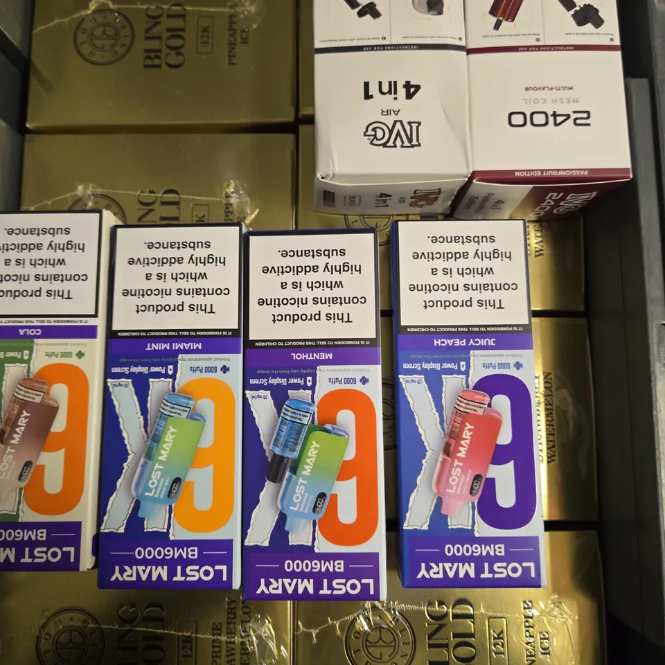 APPROXIMATELY 20 ASSORTED E-CIGARETTE & VAPING ITEMS IN VARIOUS BRANDS 