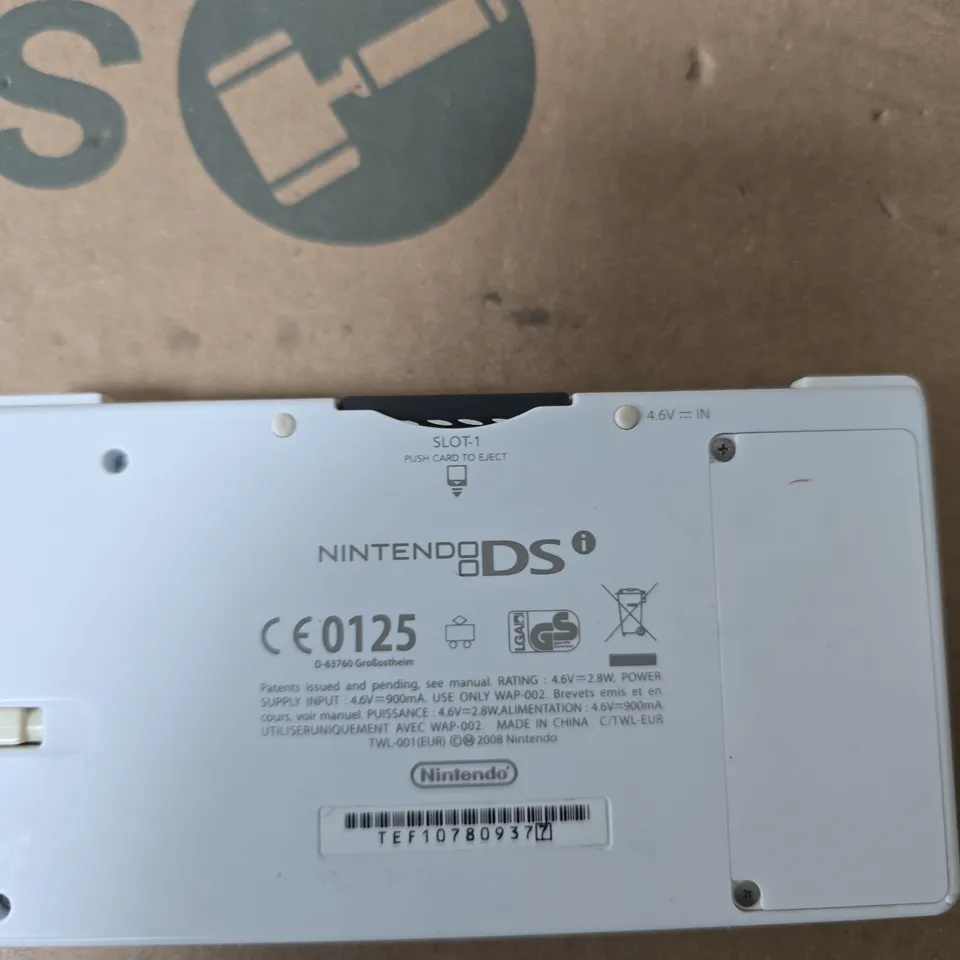 NINTENDO DS I HANDHELD CONSOLE – WHITE, WITH STYLUS