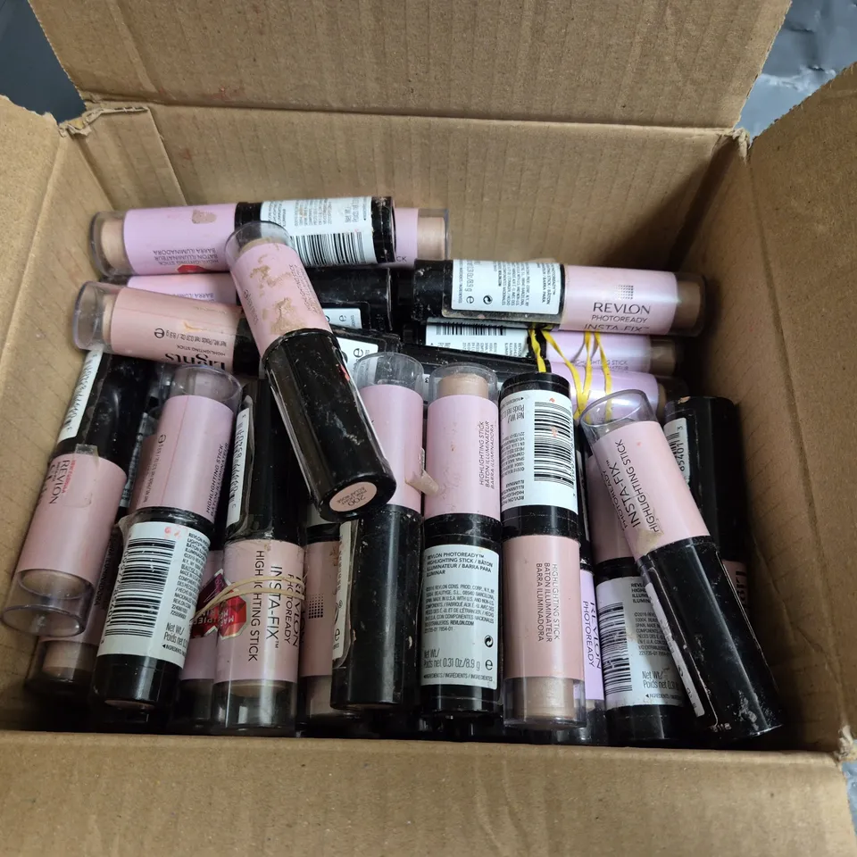 APPROXIMATELY 40 REVLON INSTA-FIX HIGHLIGHTING STICK - SHADE 200 - 8.9G