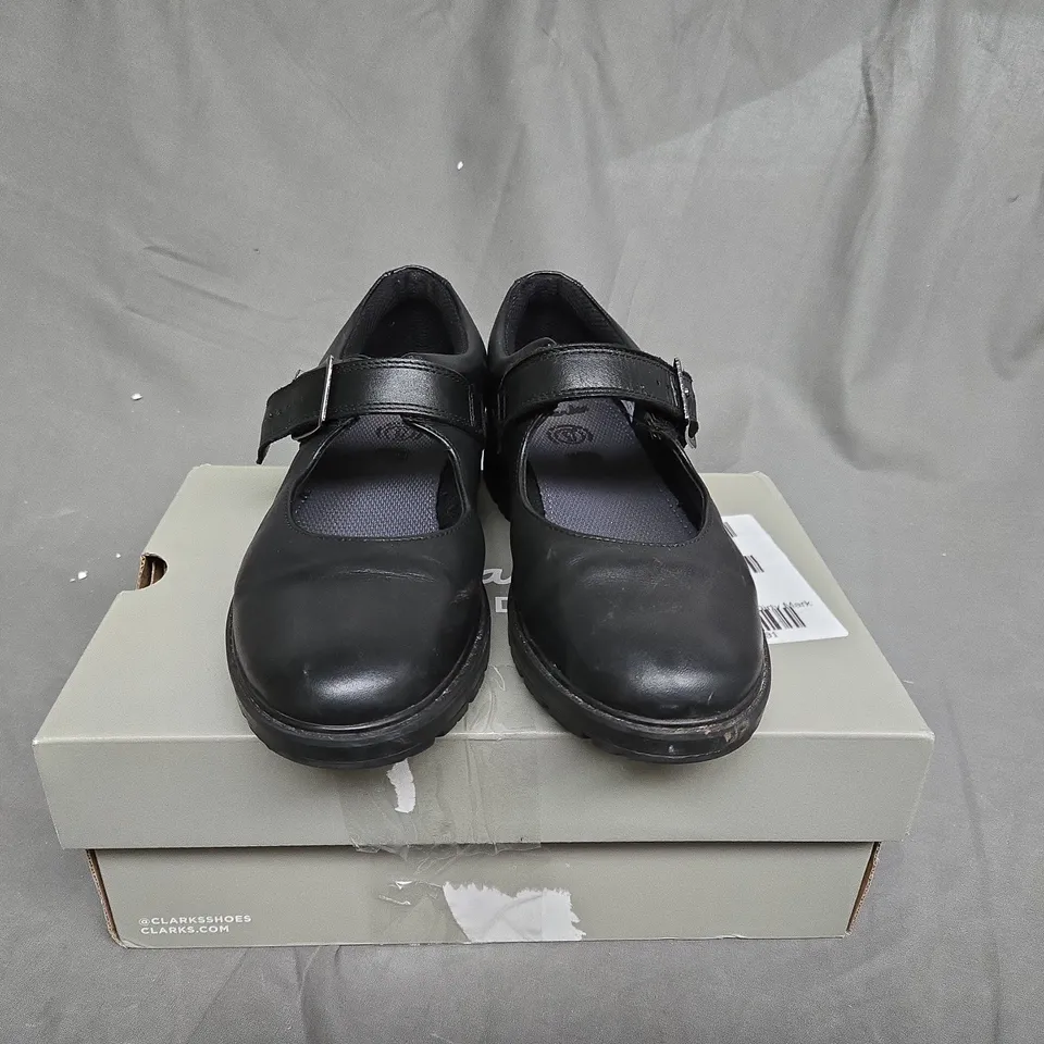 CLARKS YOUTH LOXHAM WALK SCHOOL SHOE - BLACK - SIZE 6