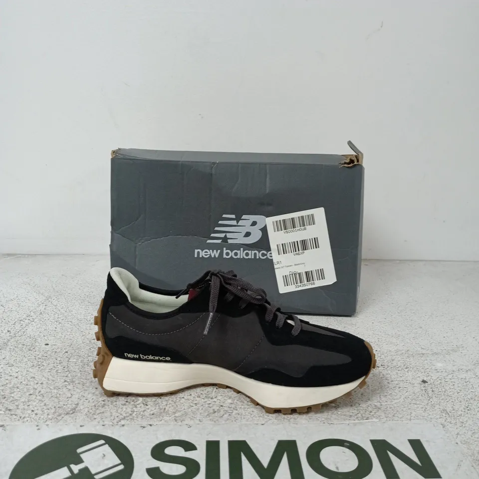 NEW BALANCE WOMENS 327 TRAINERS - BLACK/GREY SIZE UK 7